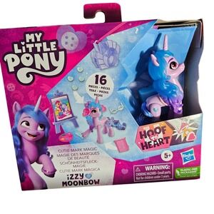 My Little Pony Izzy Moonbow Cutie Mark Magic Hoof to Heart 16pc Set Hasbro F5252